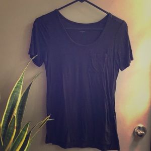 Black pocket tee